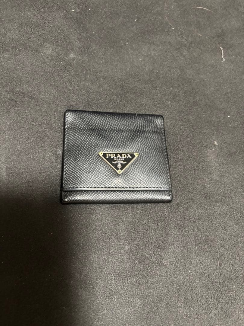 PRADA ブラック サフィアーノレザー ケース